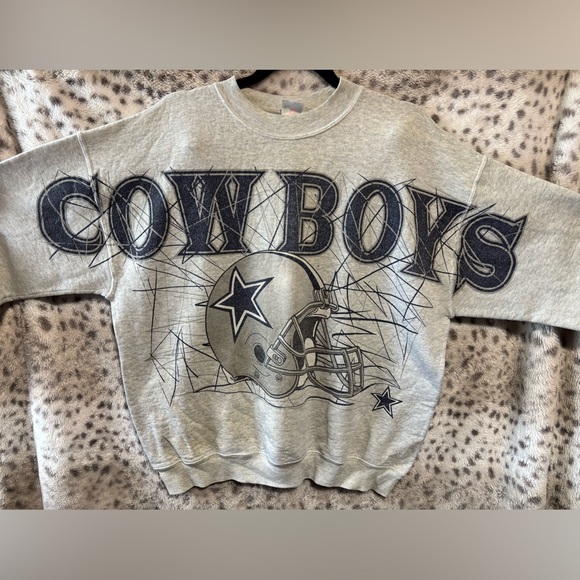VINTAGE 90’s DALLAS COWBOYS SPELL-OUT FRUIT OF THE LOOM CREWNECK - Picture 2 of 6